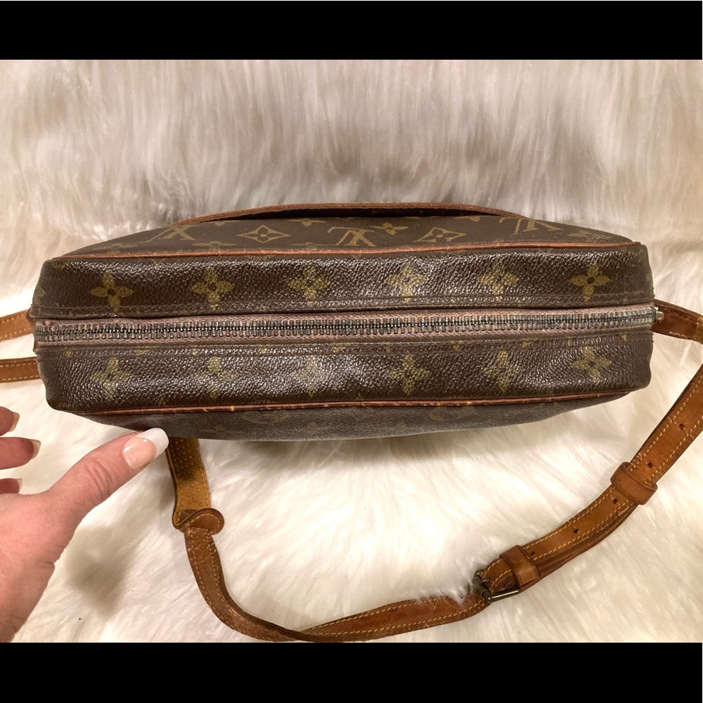 Louis Vuitton Trocadero 23 Monogram Crossbody Bag - Picture 5 of 10